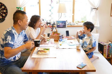 子育てパパの食育コラム！「モーニングカフェごっこ」で家族の朝を楽しくしよう！