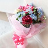 卒業祝いや退職祝いの花束にぴったりな花の選び方