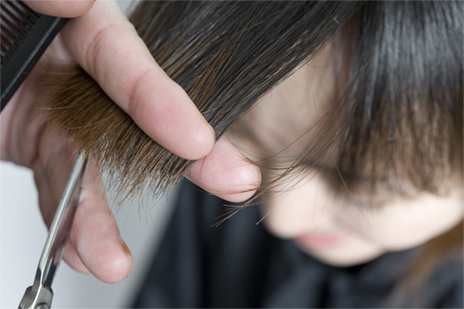 毛先の10cmよりも前髪の１cm。就職・転職活動の面接で役立つ印象の良い前髪とは？